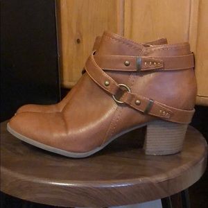 Indigo Rd. Women’s Brown Booties